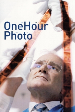 One Hour Photo (2002) Official Image | AndyDay